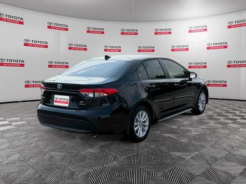 2025 Toyota Corolla Hybrid LE