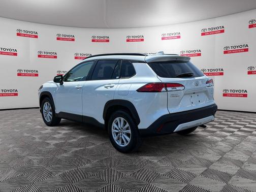 Wind Chill Pearl 2024 Toyota Corolla Cross LE