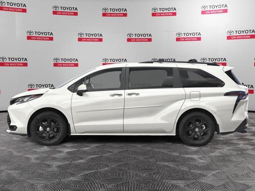 Ice 2026 Toyota Sienna Woodland Edition