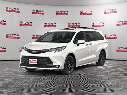 Ice 2026 Toyota Sienna Woodland Edition