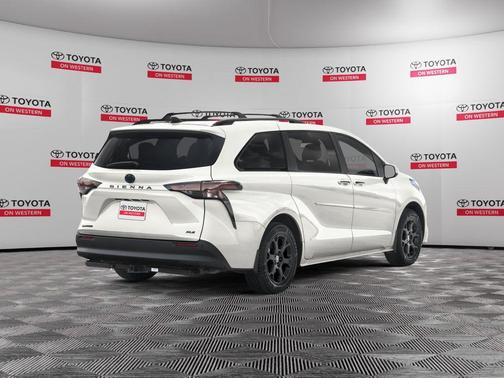 Ice 2026 Toyota Sienna Woodland Edition