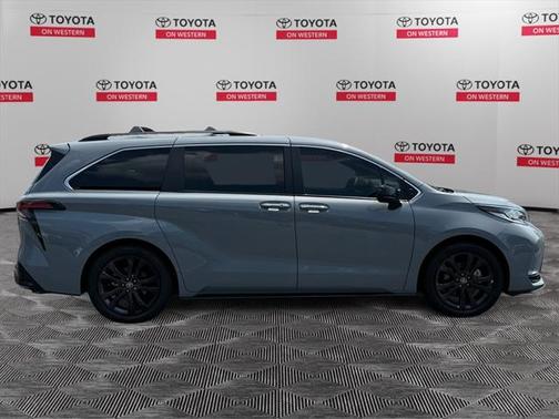 2023 Toyota Sienna XSE 7 Passenger