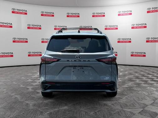 2023 Toyota Sienna XSE 7 Passenger