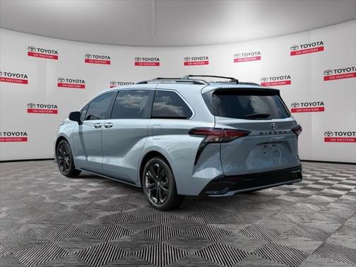 2023 Toyota Sienna XSE 7 Passenger