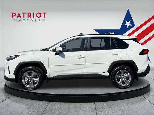 2025 Toyota RAV4 Hybrid XLE