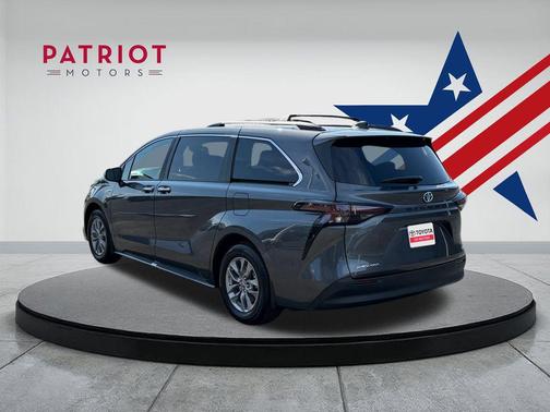2025 Toyota Sienna XLE 7 Passenger