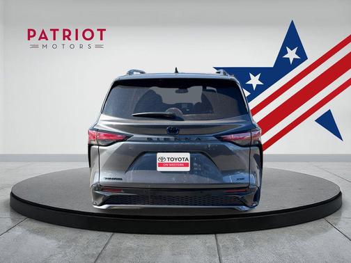 2025 Toyota Sienna XSE 7 Passenger