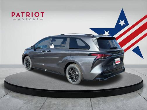 2025 Toyota Sienna XSE 7 Passenger