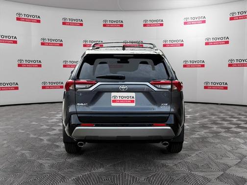 2025 Toyota RAV4 Hybrid SE