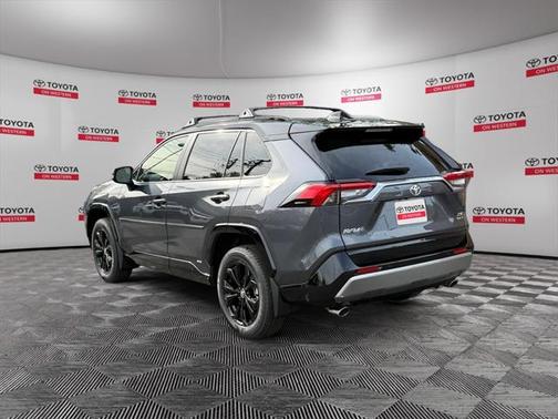 2025 Toyota RAV4 Hybrid SE