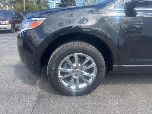 Tuxedo Black Metallic 2014 Ford Edge Limited