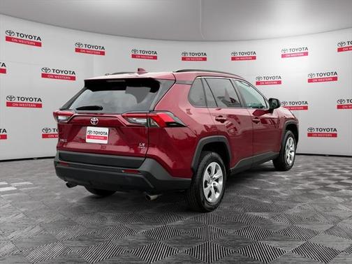 2020 Toyota RAV4 LE