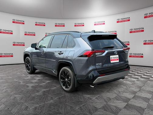 2024 Toyota RAV4 Hybrid SE