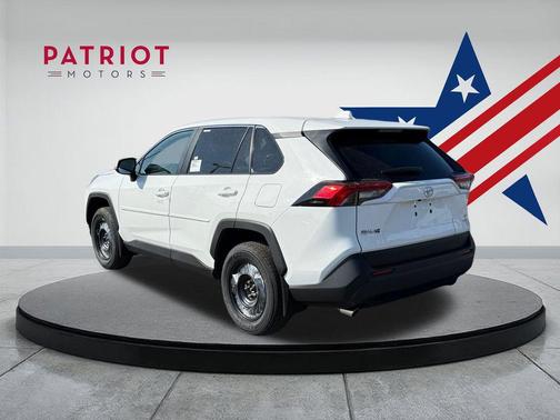 2025 Toyota RAV4 LE
