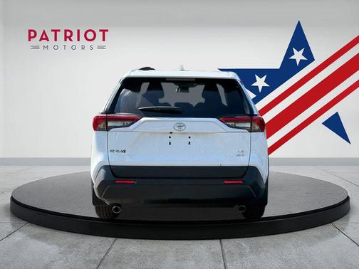 2025 Toyota RAV4 LE