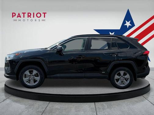 2022 Toyota RAV4 Hybrid LE
