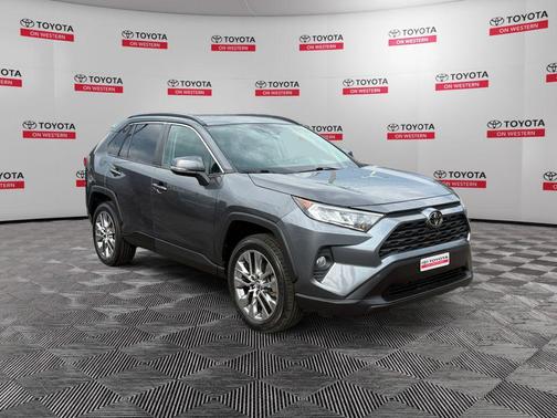 Magnetic Gray Metallic 2019 Toyota RAV4 XLE Premium