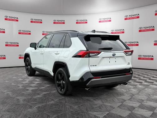 2019 Toyota RAV4 Hybrid SE