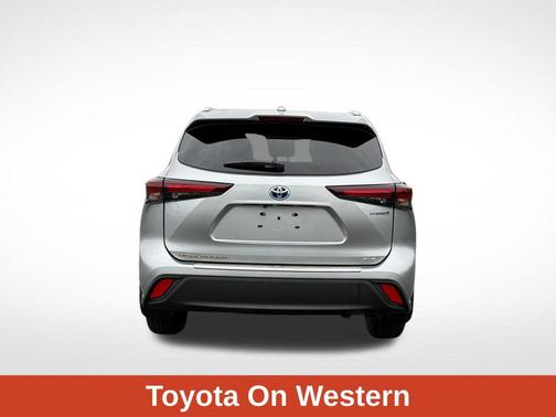 2024 Toyota Highlander Hybrid XLE