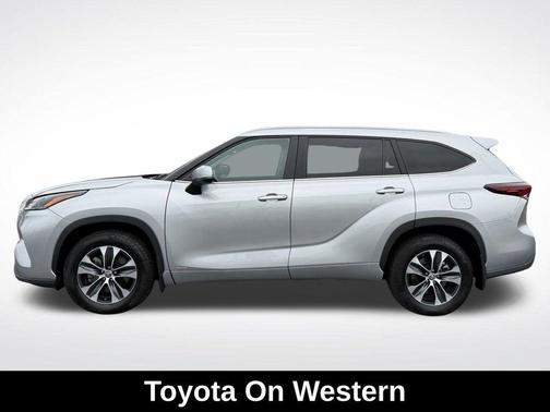 2024 Toyota Highlander Hybrid XLE