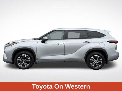 2024 Toyota Highlander Hybrid XLE