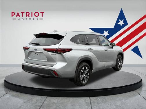 2024 Toyota Highlander Hybrid XLE