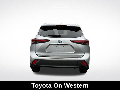 2024 Toyota Highlander Hybrid XLE