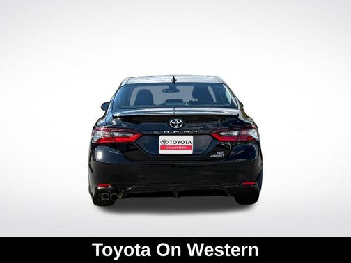 2024 Toyota Camry Hybrid SE