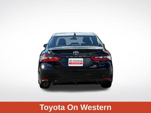 2024 Toyota Camry Hybrid SE