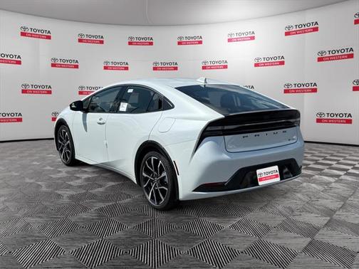 2025 Toyota Prius L