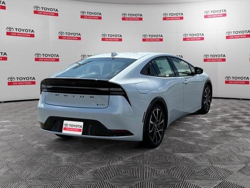 2025 Toyota Prius L