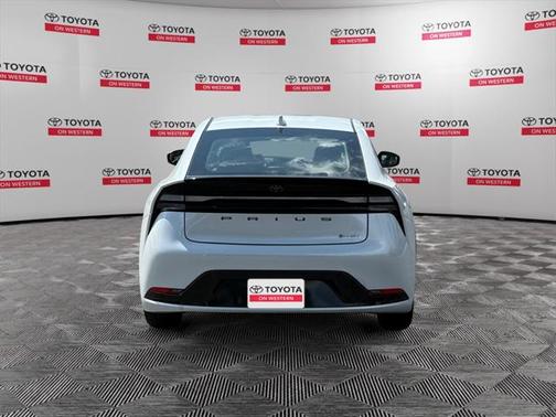 2025 Toyota Prius L