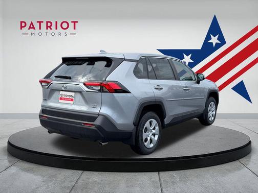 2025 Toyota RAV4 LE