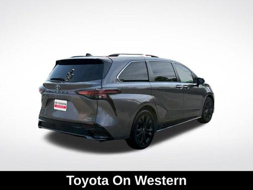 2022 Toyota Sienna XSE 7 Passenger