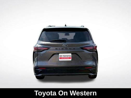 2022 Toyota Sienna XSE 7 Passenger