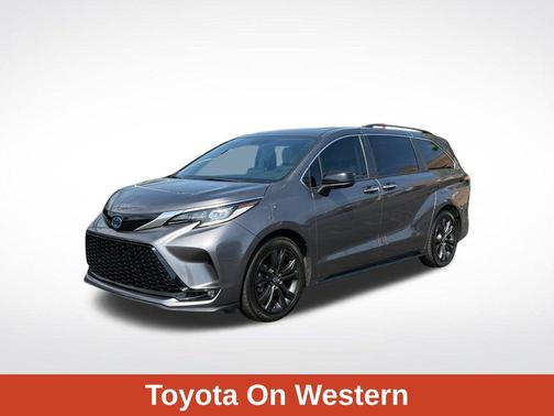 2022 Toyota Sienna XSE 7 Passenger