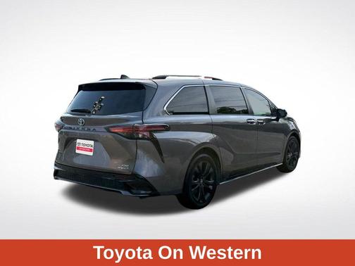 2022 Toyota Sienna XSE 7 Passenger