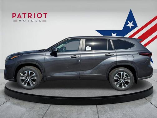 2025 Toyota Highlander Hybrid XLE