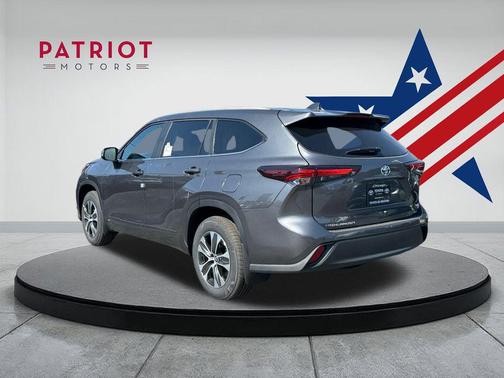 2025 Toyota Highlander Hybrid XLE