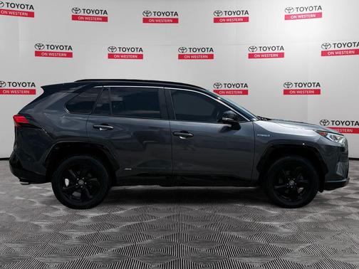 2020 Toyota RAV4 Hybrid SE