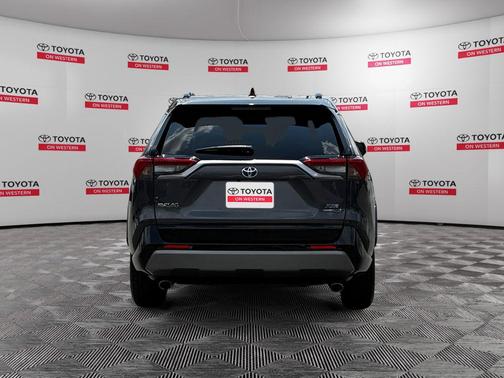2020 Toyota RAV4 Hybrid SE