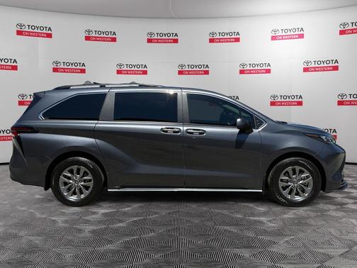 Magnetic Gray Metallic 2025 Toyota Sienna LE