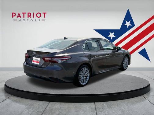 2020 Toyota Camry Hybrid XLE