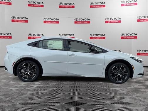 2025 Toyota Prius XLE