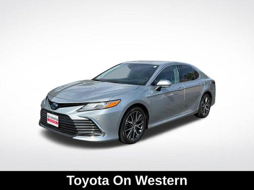 2021 Toyota Camry Hybrid XLE