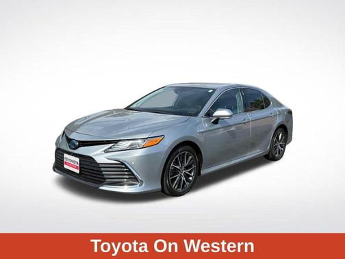 2021 Toyota Camry Hybrid XLE