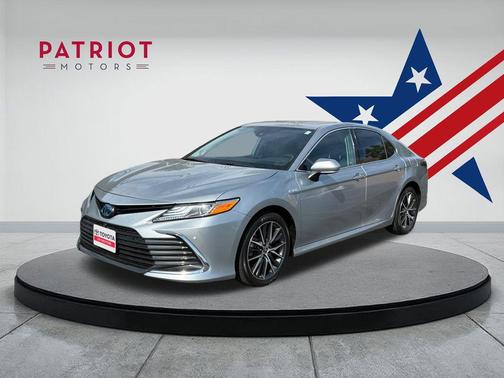 2021 Toyota Camry Hybrid XLE