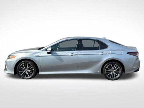 2021 Toyota Camry Hybrid XLE