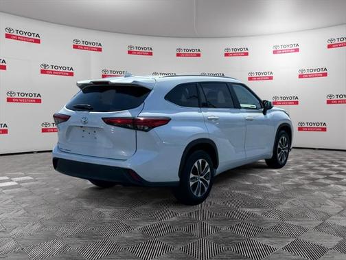 2023 Toyota Highlander XLE