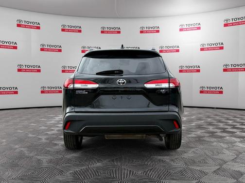 2024 Toyota Corolla Cross LE